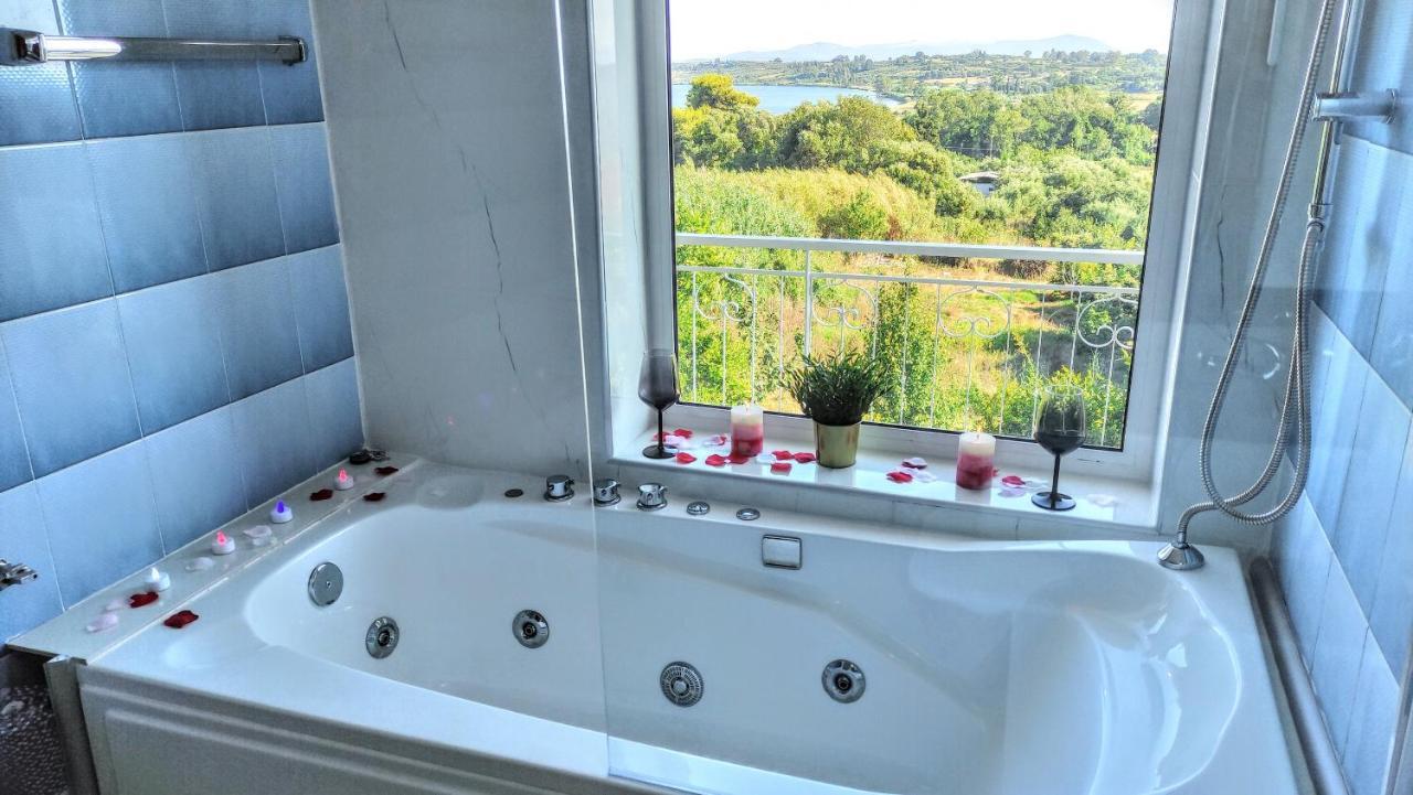 The Elysian At Nicopolis Jacuzzi Apartment Nikopolis Exterior photo