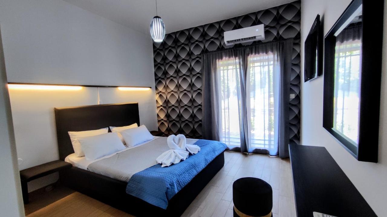 The Elysian At Nicopolis Jacuzzi Apartment Nikopolis Exterior photo