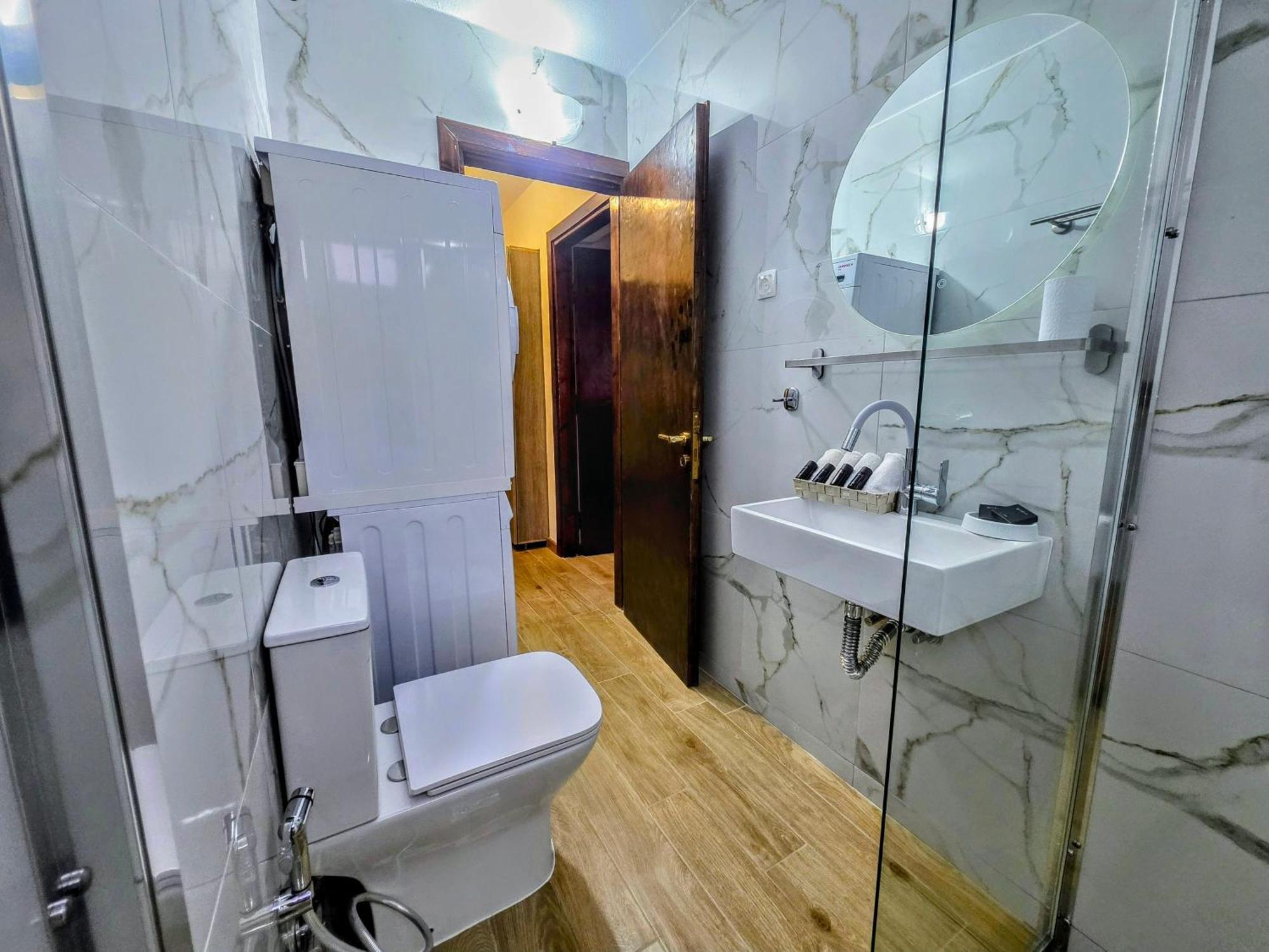 The Elysian At Nicopolis Jacuzzi Apartment Nikopolis Exterior photo